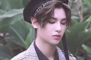 吃瓜娱乐黄明昊,吃瓜娱乐界的青春偶像